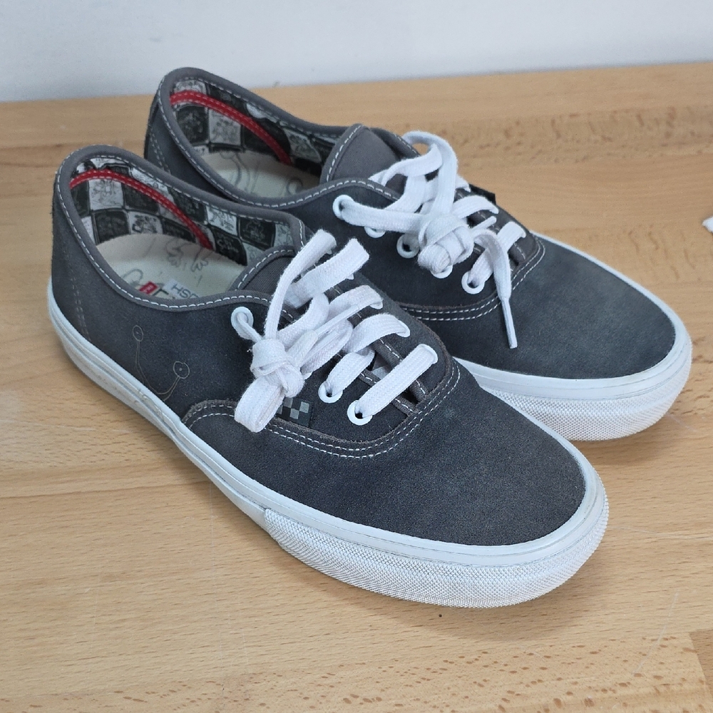 Gray Canvas Sneakers with White Laces men 9 Used Good Condition Doniel Johnston